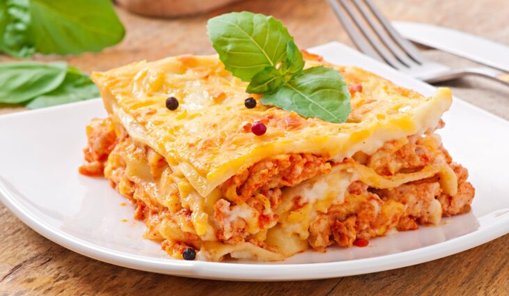 classic-lasagna-with-bolognese-sauce-min